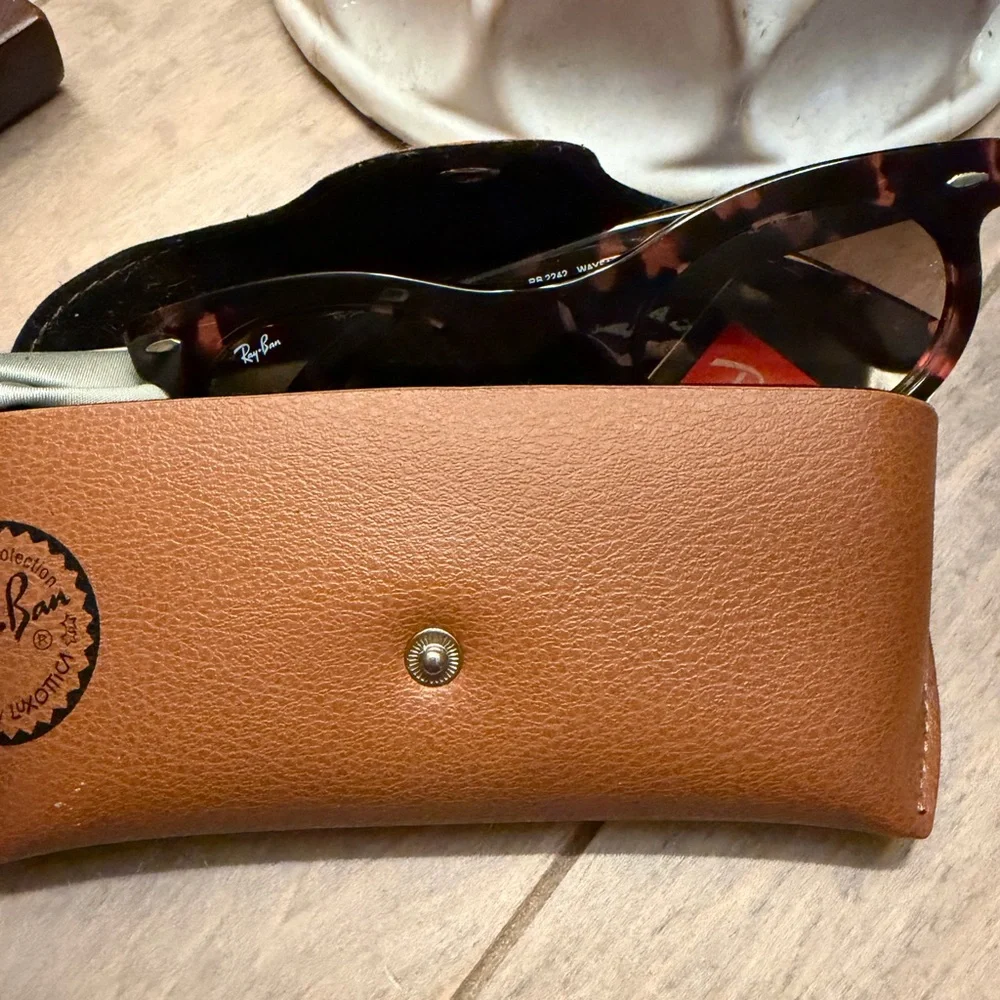 Ray-Ban Classic Tortoise Sunglasses - Picture 7 of 11